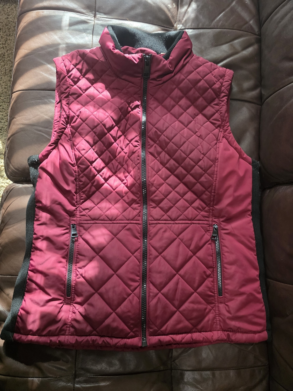 Andrew Marc Quilted Sleeveless Vest in Burgundy